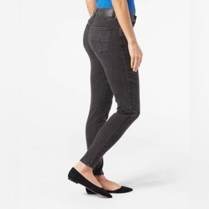 DENIZEN® from Levi's® Women's High-Rise Skinny Jeans